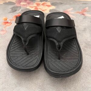 Vionic Black Flip-Flops